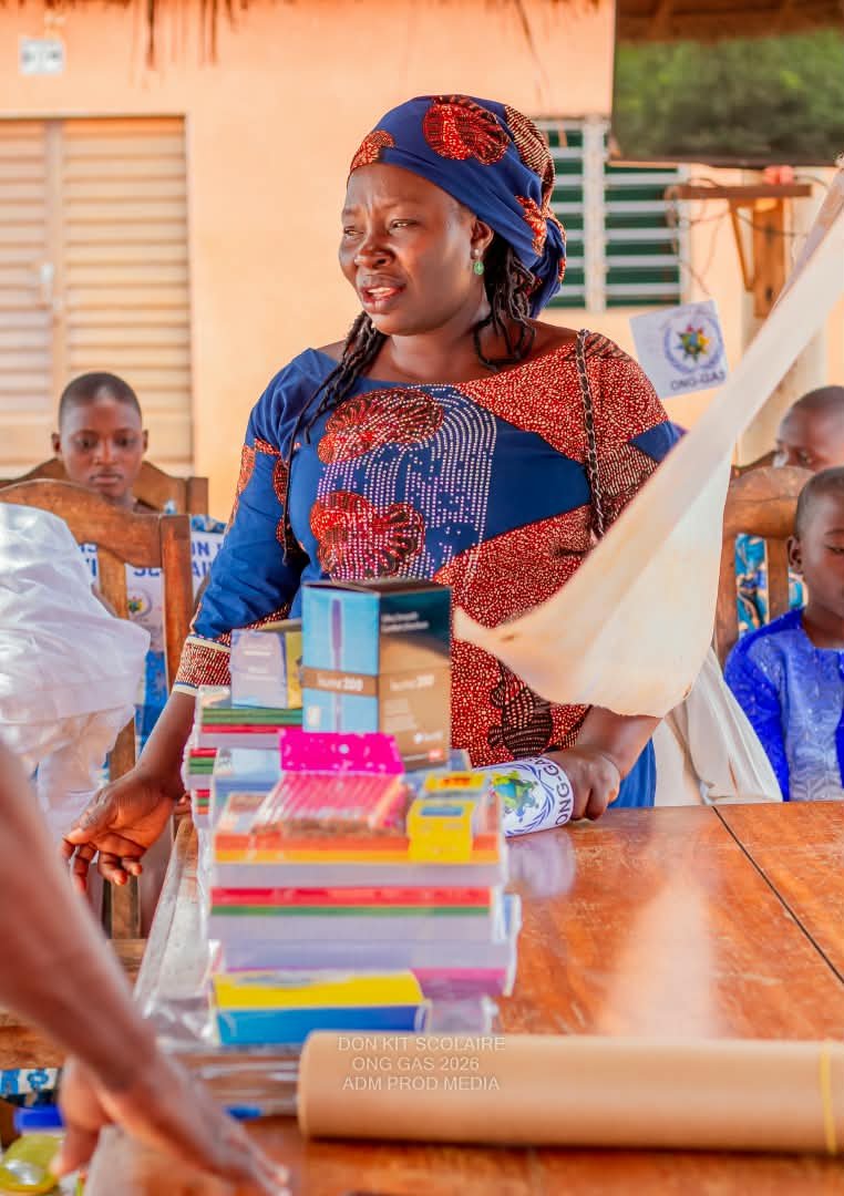 Distribution des kits scolaires — Orphelinat Cœur Unis de Tori